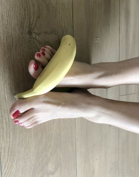 AV白絲女教師自慰噴水一區二區_電影無刪減版
